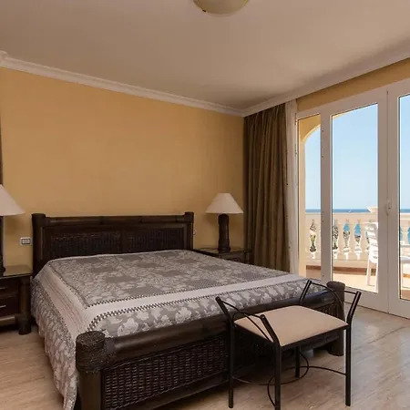 Parque Tropical 5 - Three Bed Villa *