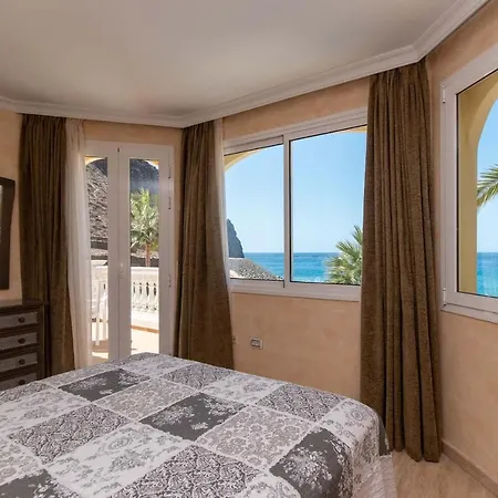 Parque Tropical 5 - Three Bed Villa Arona (Tenerife)