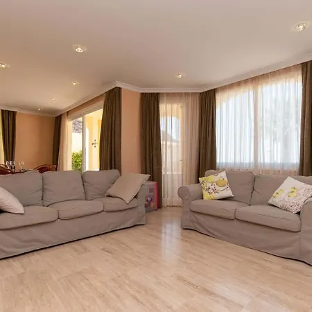 Villa Parque Tropical 5 - Three Bed Arona (Tenerife)