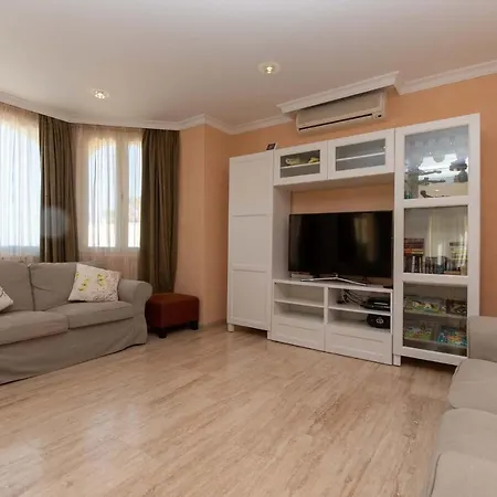 Parque Tropical 5 - Three Bed Villa