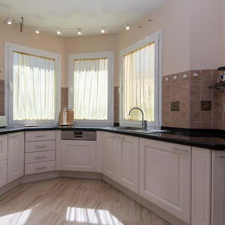 Parque Tropical 5 - Three Bed Villa Arona (Tenerife)